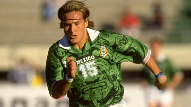 luis-hernandez-famous-mexican-soccer-player